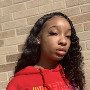 Meet your Posher, Aunyai